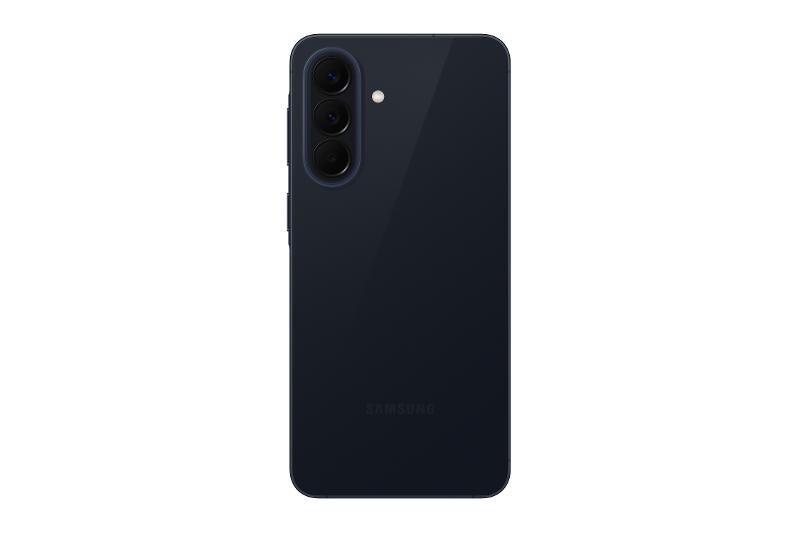 ظهر Samsung Galaxy A57 باللون الكحلي والكاميرات الخلفية الثلاث