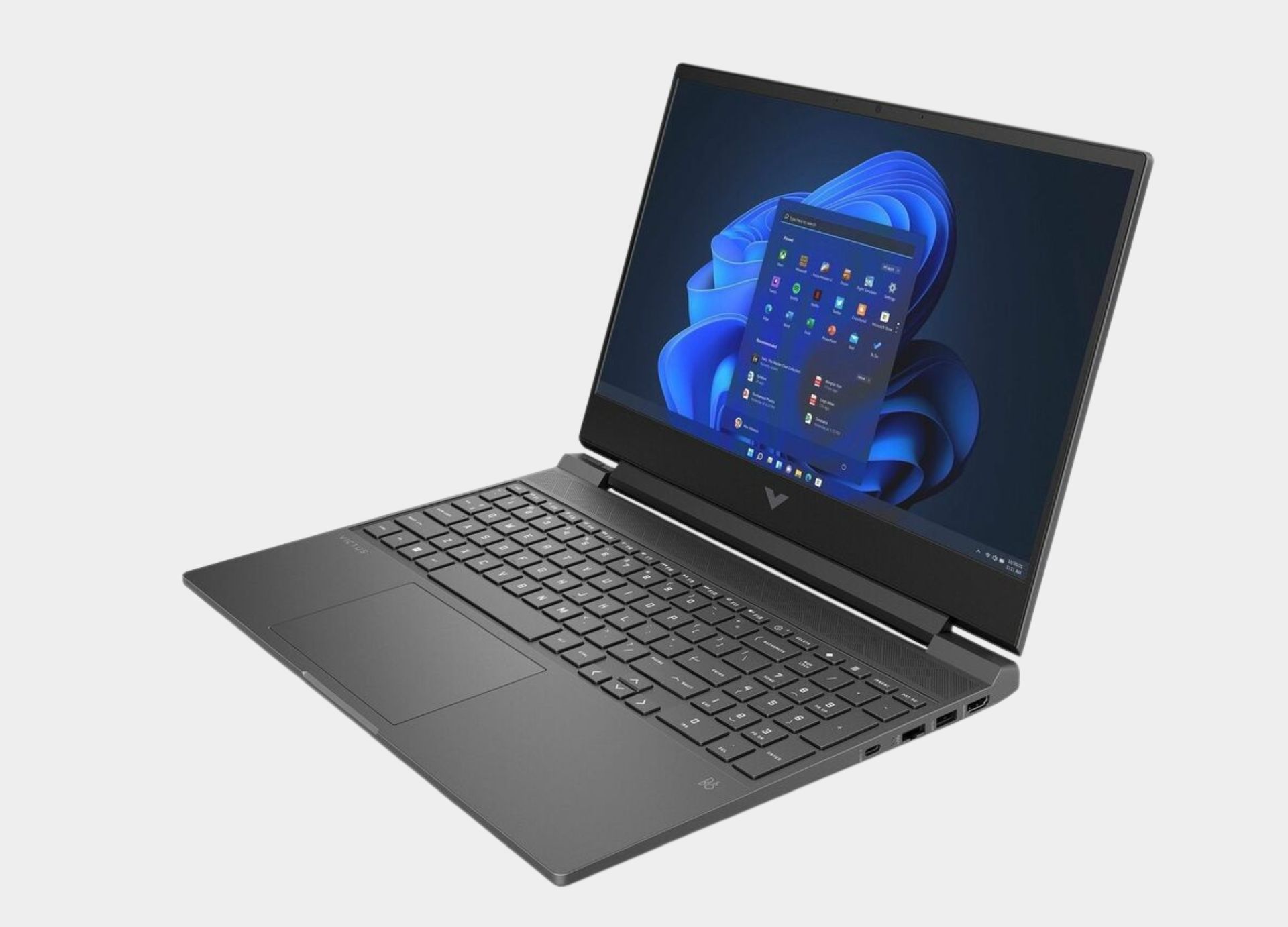 صورة حقيقية للابتوب HP Victus 15-fa1082wm بزاوية أمامية جانبية تظهر الشاشة ولوحة المفاتيح